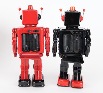 Lot #841 Vintage Toy Robots (53) from the Collection of Andres Serrano: Over 50 toy robots from the collection of renowned camera artist Andres Serrano - Image 35