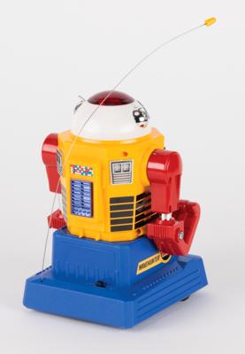 Lot #841 Vintage Toy Robots (53) from the Collection of Andres Serrano: Over 50 toy robots from the collection of renowned camera artist Andres Serrano - Image 45