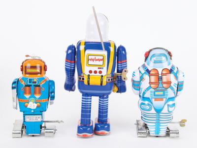Lot #841 Vintage Toy Robots (53) from the Collection of Andres Serrano: Over 50 toy robots from the collection of renowned camera artist Andres Serrano - Image 64