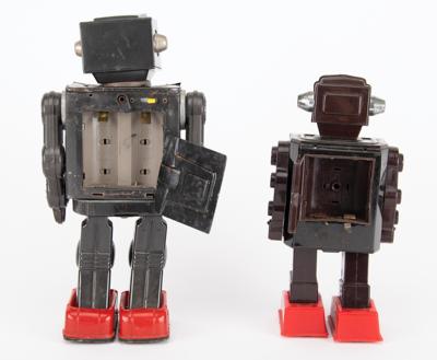 Lot #841 Vintage Toy Robots (53) from the Collection of Andres Serrano: Over 50 toy robots from the collection of renowned camera artist Andres Serrano - Image 90