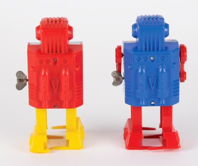 Lot #841 Vintage Toy Robots (53) from the Collection of Andres Serrano: Over 50 toy robots from the collection of renowned camera artist Andres Serrano - Image 95