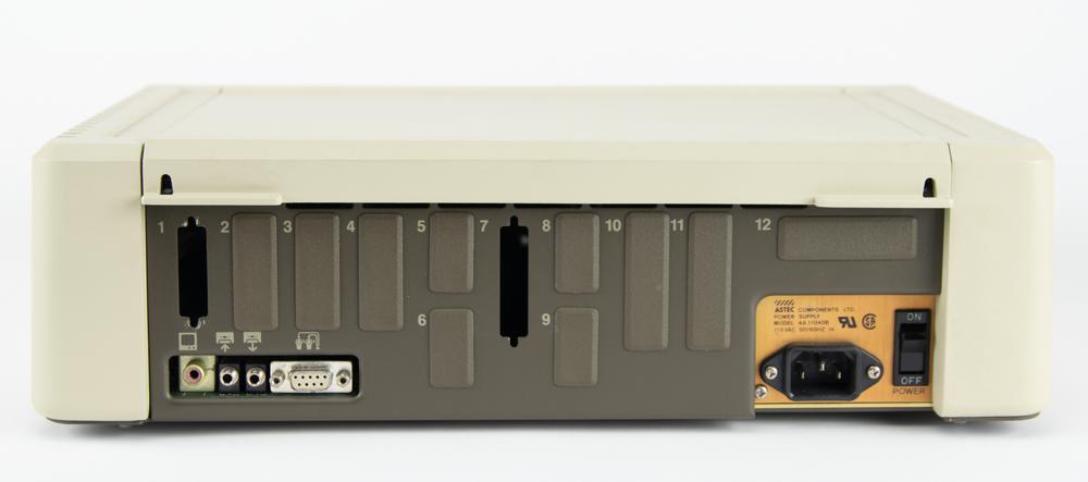 Apple IIe 本体  A2S2064 Macintosh マッキントッシュ s-l400.jpg