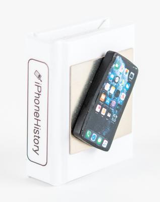 Lot #8022 Apple Lisa and iPhone - Limited Edition Pin, Tie Tack, and Mini Books - Image 4