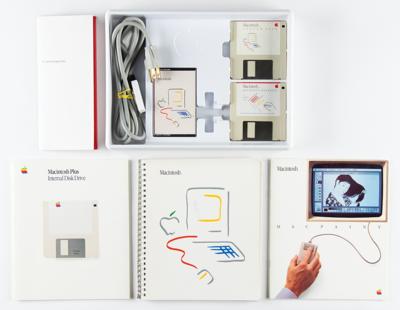 Lot #8026 Apple Computer Macintosh 128K Startup Bundle Kit - Image 1
