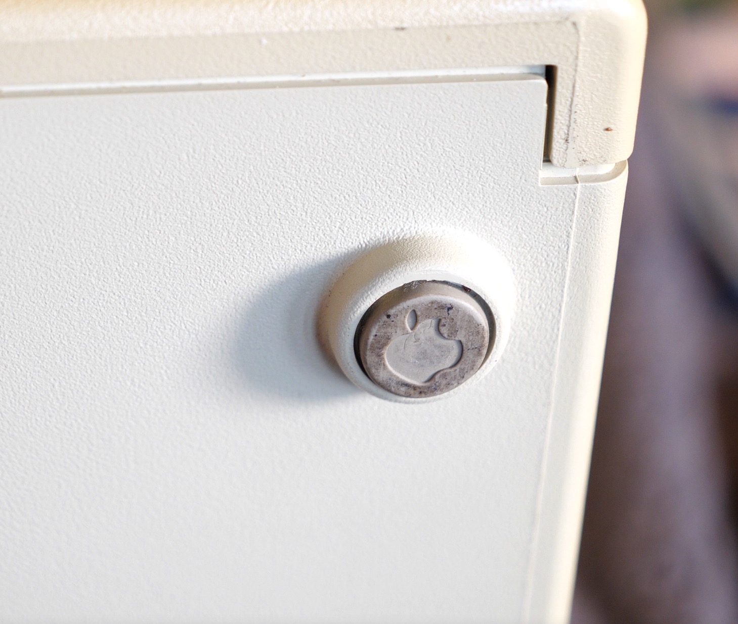 Lot #8014 Macintosh 128K Prototype Computer with Display Case and Accessories - Image 16