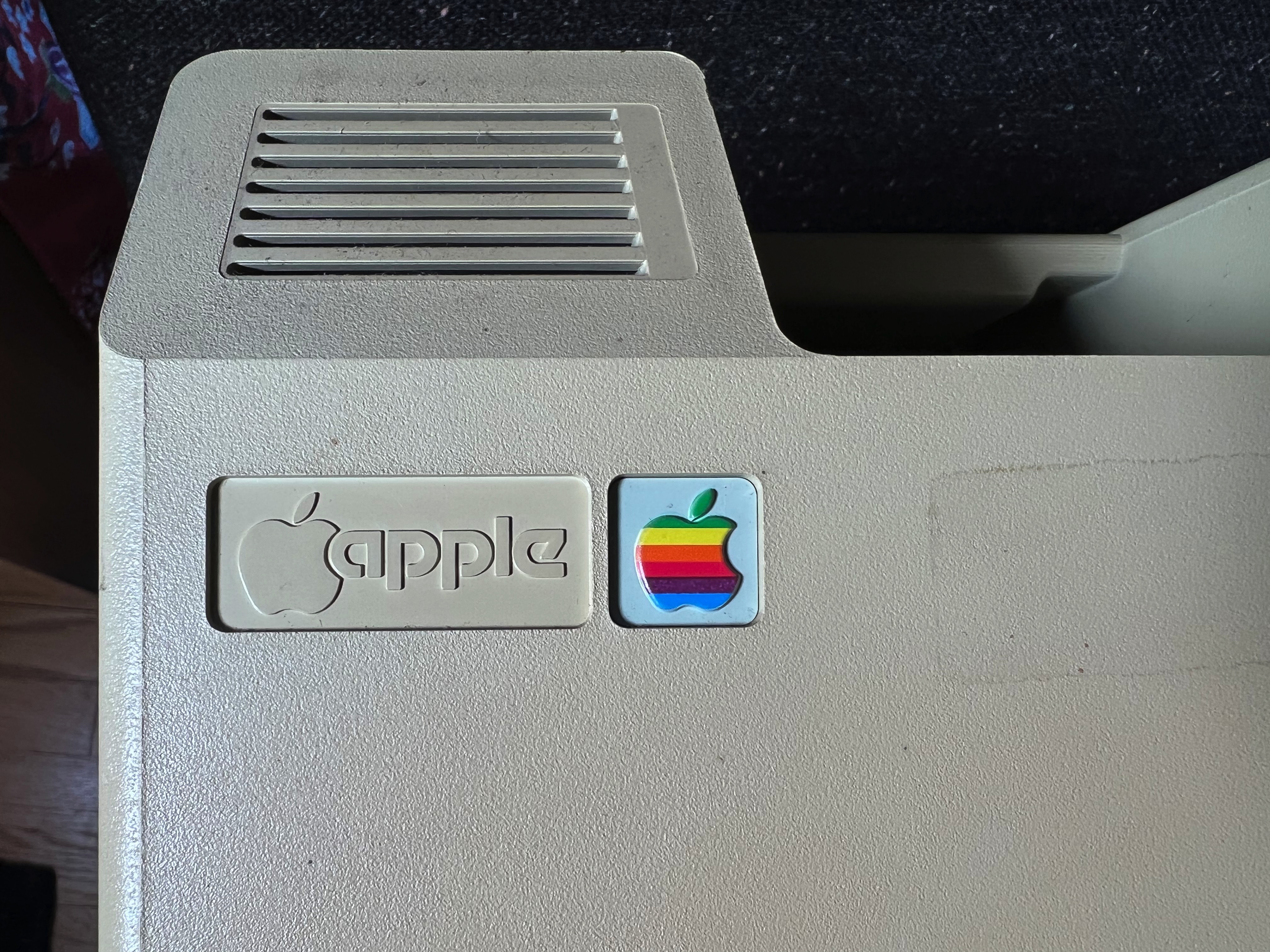 Lot #8014 Macintosh 128K Prototype Computer with Display Case and Accessories - Image 17