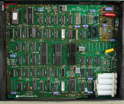 Lot #8013 Del Yocam's Apple Lisa with Twiggy Drives and Original Boxes - Image 11