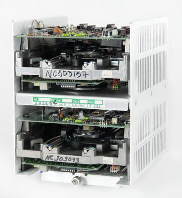 Lot #8013 Del Yocam's Apple Lisa with Twiggy Drives and Original Boxes - Image 3