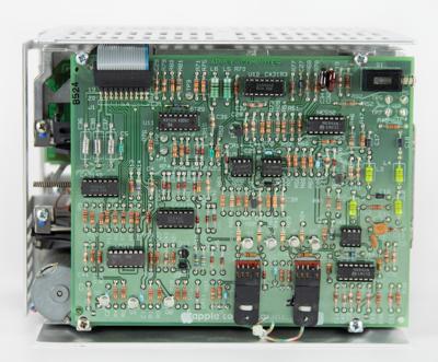 Lot #8013 Del Yocam's Apple Lisa with Twiggy Drives and Original Boxes - Image 5