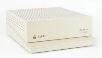 Lot #8016 Del Yocam's Special Edition Apple IIGS with Original Box - Image 2