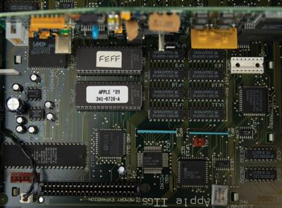 Lot #8016 Del Yocam's Special Edition Apple IIGS with Original Box - Image 9