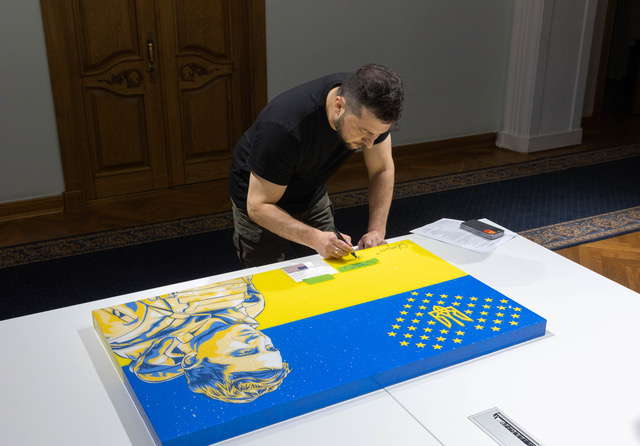 Lot #115 Volodymyr Zelenskyy Signed Original Painting by Oleg Jones - Image 4