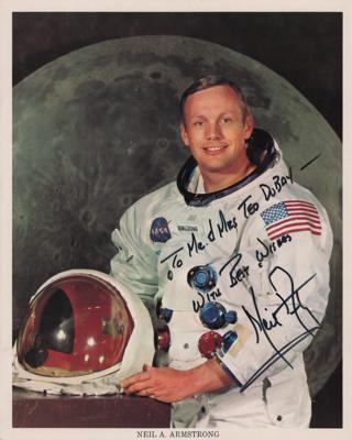 Lot #9280 Neil Armstrong Signed Photograph - Image 1