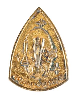 Lot #9134 Charles Conrad's Gemini 11 Flown Fliteline Medallion - Image 1