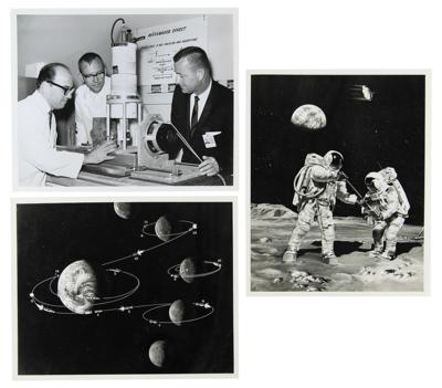 Lot #9324 Apollo 11: North American Rockwell Press Kit - Image 2