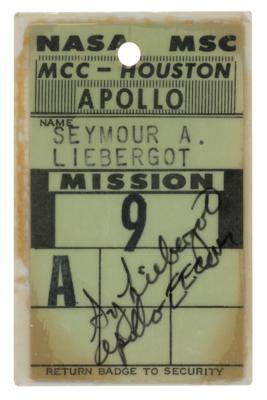 Lot #9243 Sy Liebergot's Apollo 9 Mission Badge - Image 1