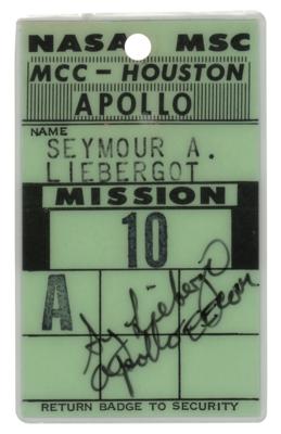 Lot #9260 Sy Liebergot's Apollo 10 Mission Badge - Image 1