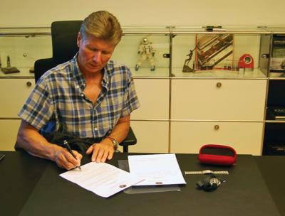 Lot #9005 ISS Expedition 31/32: Gennady Padalka's Flown Omega Speedmaster Pro - Image 11