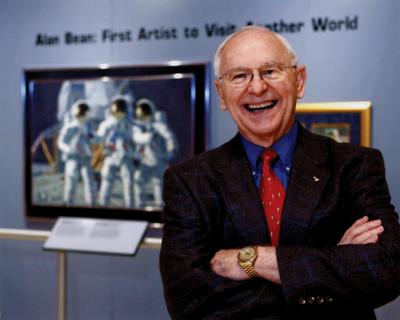 Lot #9002 Alan Bean's 18K Gold Omega Speedmaster Professional 1969 Apollo 11 Commemorative Watch - Image 11