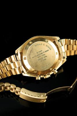 Lot #9003 Ron Evans's 18K Gold Omega Speedmaster Professional Watch - Image 4