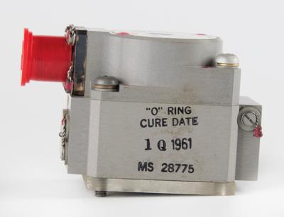 Lot #9117 Mercury-Atlas Launch Vehicle Hydraulic Servo-Valve - Image 2