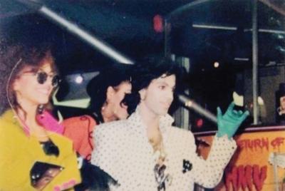 Lot #3534 Prince and the '87-89 Band' Signed Album - Image 3