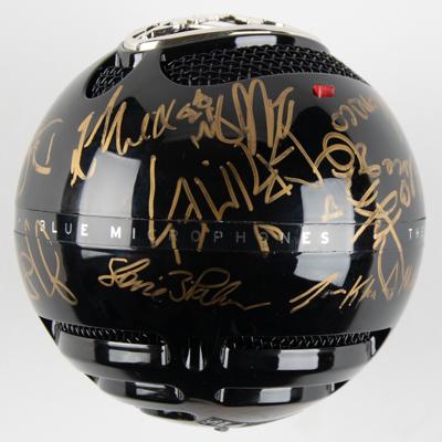 Lot #3671 Lollapalooza 2012 Multi-Signed Microphone - Image 7