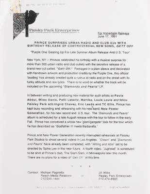 Lot #3588 Prince and The New Power Generation 'Gett Off' Limited Edition Album and Paisley Park Press Release - Image 4