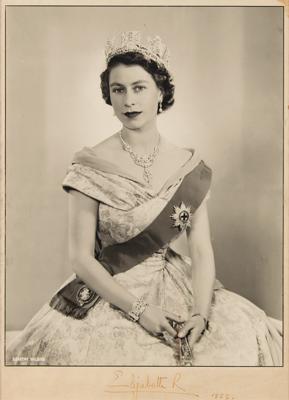 Lot #92 Queen Elizabeth II Oversized Signed Photograph - Image 1