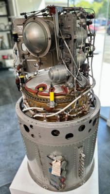 Lot #6066 Apollo CSM Fuel Cell Simulator - Image 2
