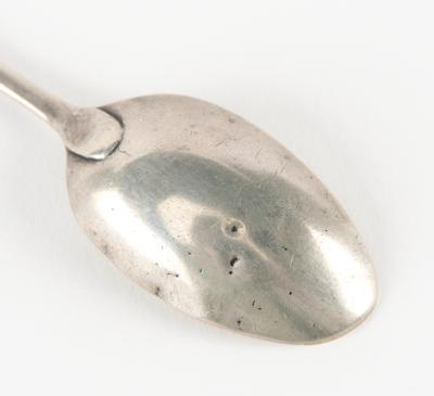 Lot #38 Paul Revere Silver Spoon: Stunning teaspoon hand-crafted by patriot silversmith Paul Revere - Image 3