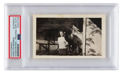 Lot #613 Marilyn Monroe Original Photograph with Handwritten Inscription - Image 2