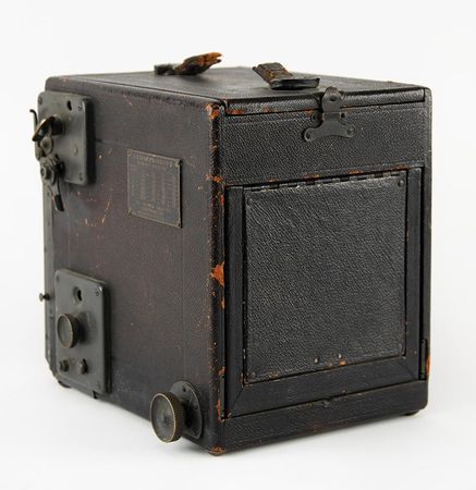 Lot #349 Clyde Sunderland's R. B. Graflex Series D Curtain Aperture Camera - Image 5
