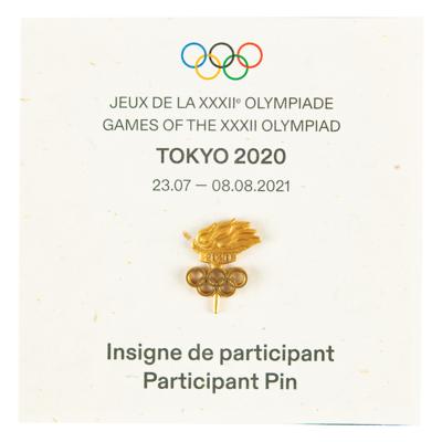 Lot #4225 Tokyo 2020 Summer Olympics Athlete's Participation Pin - Image 1