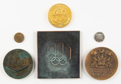 Lot #4385 IOC Session Gifts (10) Presented to IOC Member James Worrall - Image 2