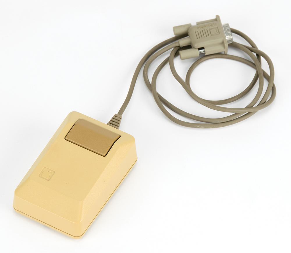 Apple Lisa ジャンク品 Untouched “early release” Apple Lisa 1 with ultra-rare