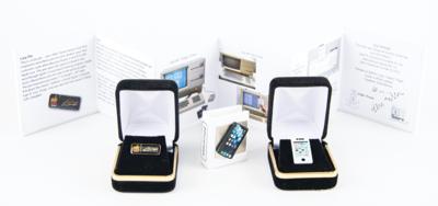 Lot #5040 Apple Lisa and iPhone - Limited Edition Pin, Tie Tack, and Mini Books - Image 8