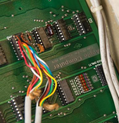 Lot #5011 Apple-1 Computer (Fully Operational, in Handmade Case with Built-In Keyboard) Signed by Steve Wozniak - Image 14