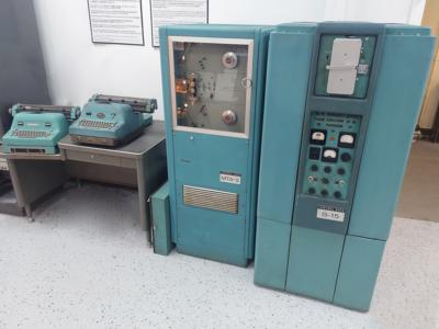 Lot #5051 Bendix G-15, the First Mini-Computer (the third built in 1956) - Image 1