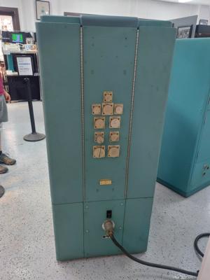 Lot #5051 Bendix G-15, the First Mini-Computer (the third built in 1956) - Image 11