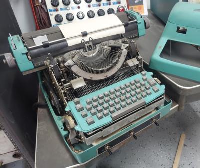 Lot #5051 Bendix G-15, the First Mini-Computer (the third built in 1956) - Image 16