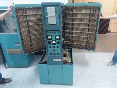 Lot #5051 Bendix G-15, the First Mini-Computer (the third built in 1956) - Image 4