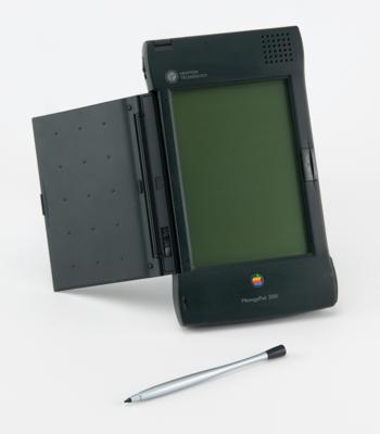 Lot #5029 Apple Newton MessagePad 2100 - Image 1