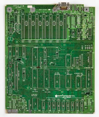 Lot #5021 Apple IIe Bare Logic Board (1982) - Image 1