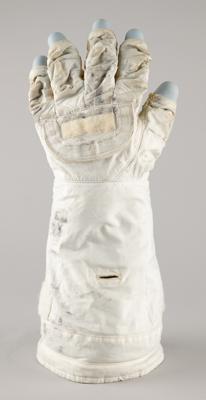 Lot #443 Space Shuttle 1000 Series EVA Glove TMG: Early 1000 series Space Shuttle glove TMG - Image 2