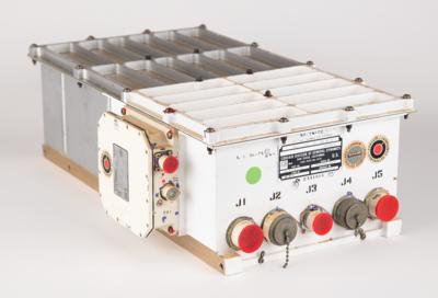 Lot #7338 Atlas Launch Vehicle Telemeter UHF T/M (Telemetry and Telecommand) Transmitter - Image 1