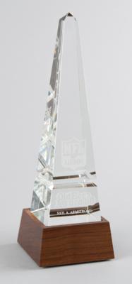 Lot #7101 Neil Armstrong's 1988 NFL Alumni 'Old Hero Award' - Image 1