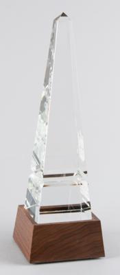 Lot #7101 Neil Armstrong's 1988 NFL Alumni 'Old Hero Award' - Image 2