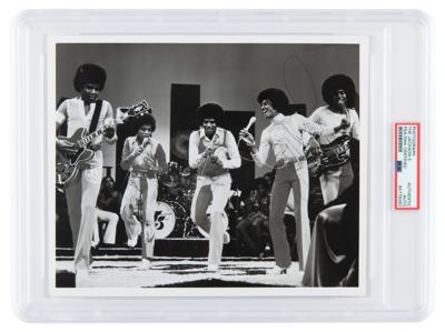Lot #7277 The Jackson 5 Signed Photograph - Image 1