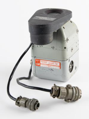 Lot #2228 KB-16A 70mm Night Strike Camera with Capping Shutter - Image 2